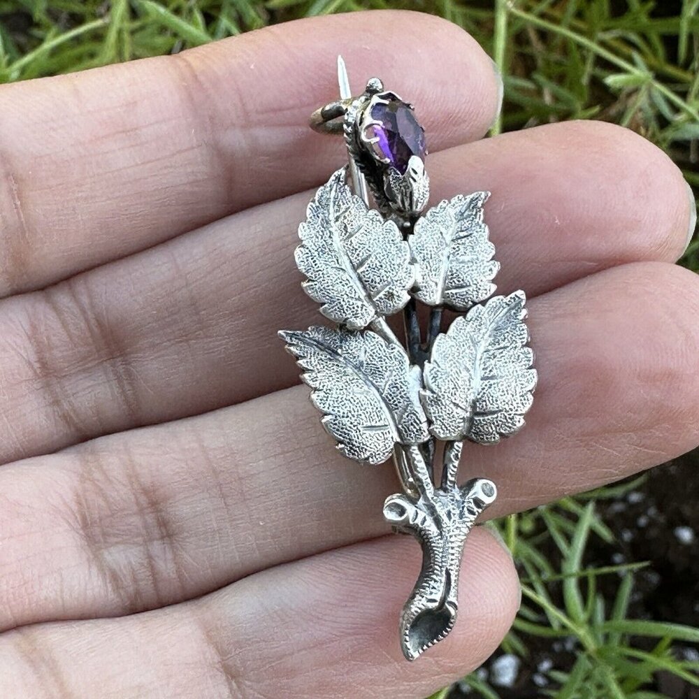 Antique Flower Pin Brooch 1.875 Inch Purple Amethyst Silver C-Clasp 3.3g Leaves‎